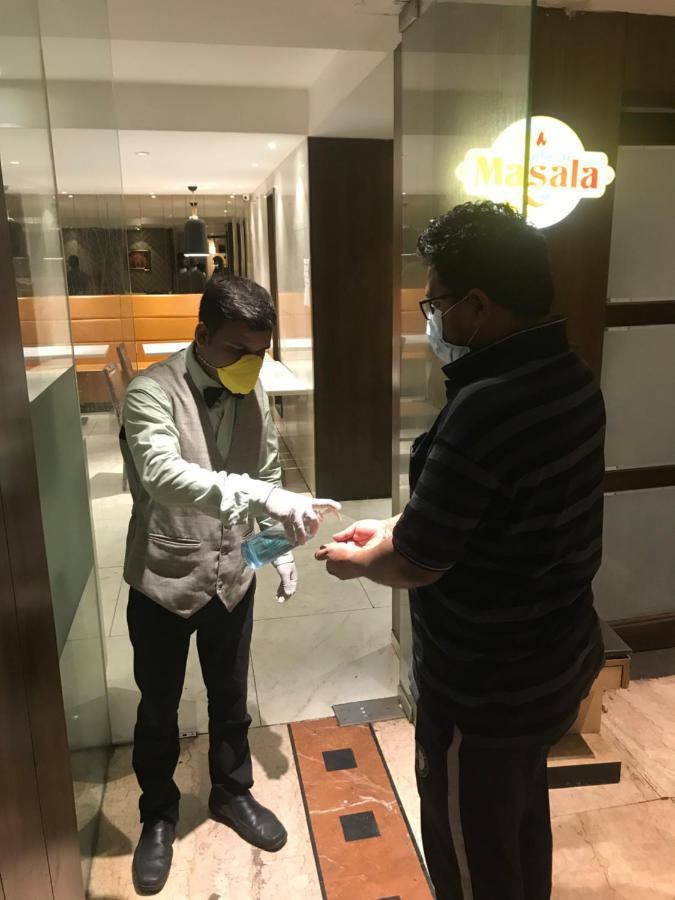 Hotel Southern Delhi Zewnętrze zdjęcie