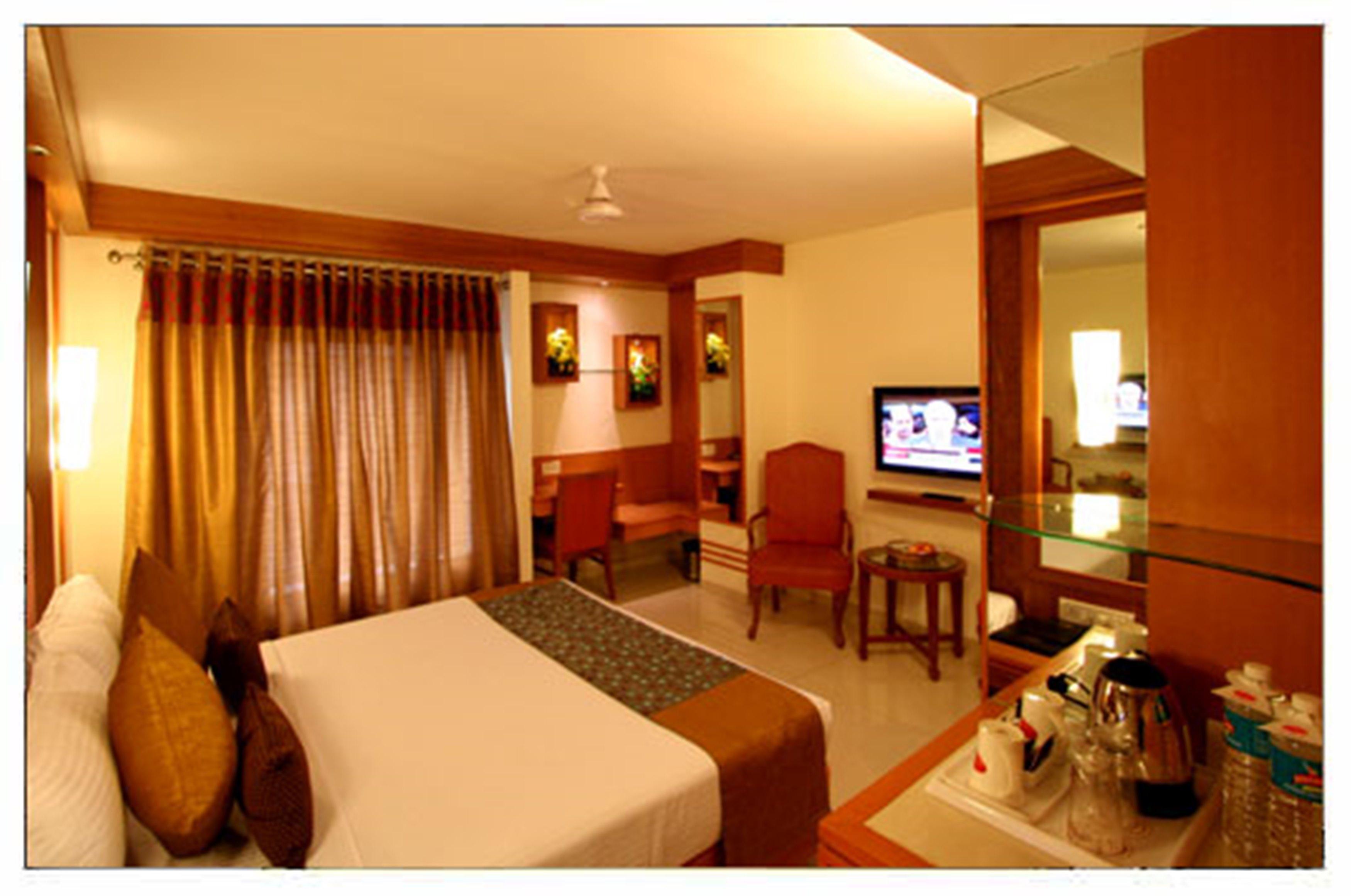 Hotel Southern Delhi Zewnętrze zdjęcie