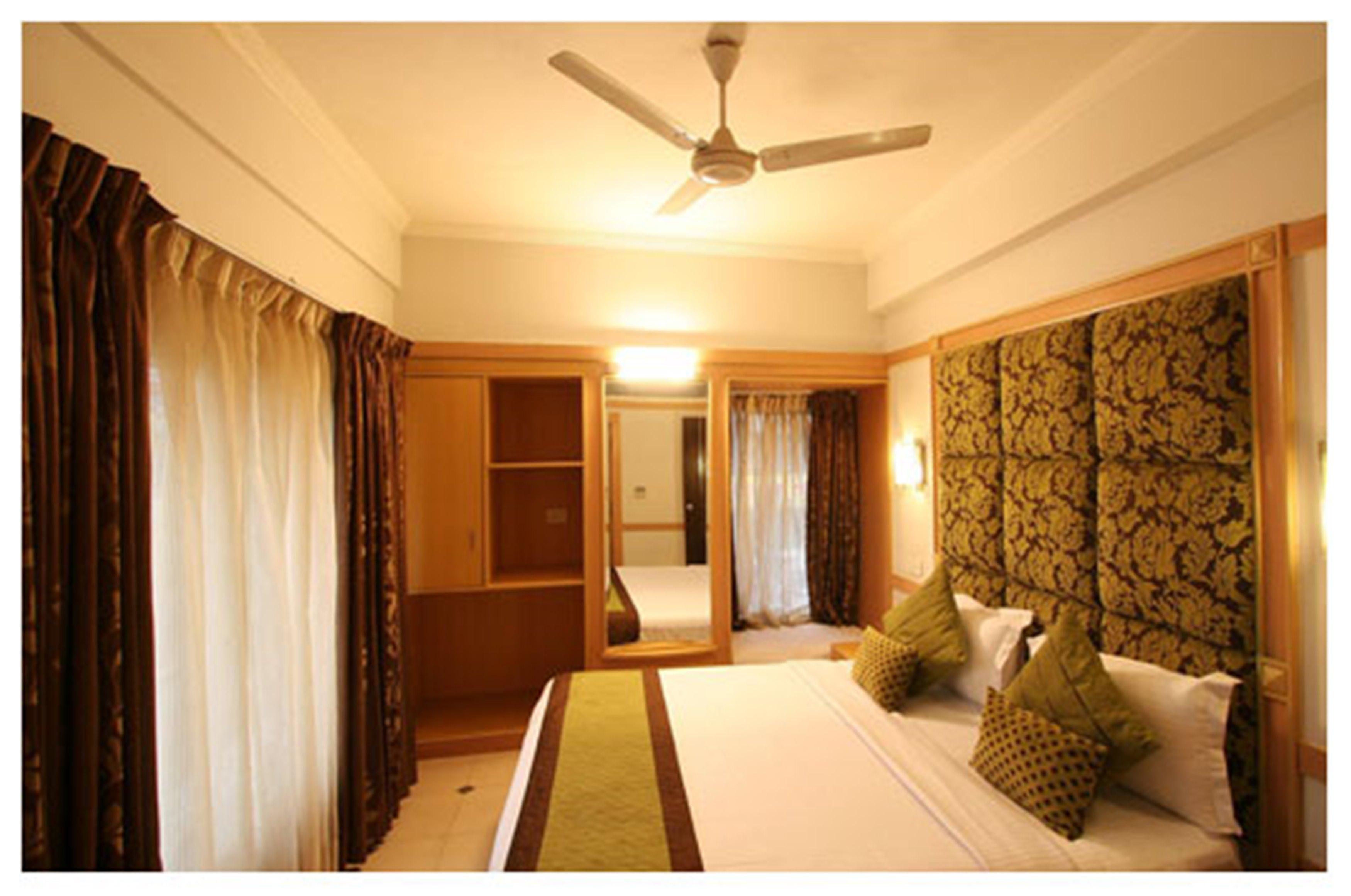 Hotel Southern Delhi Zewnętrze zdjęcie
