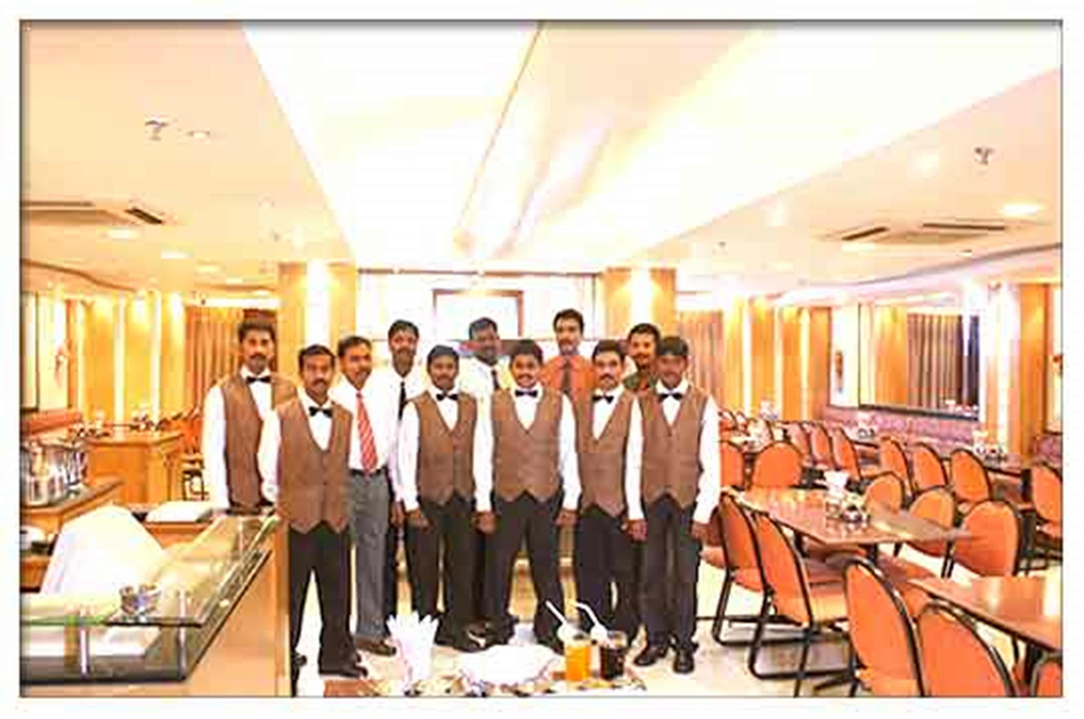 Hotel Southern Delhi Zewnętrze zdjęcie