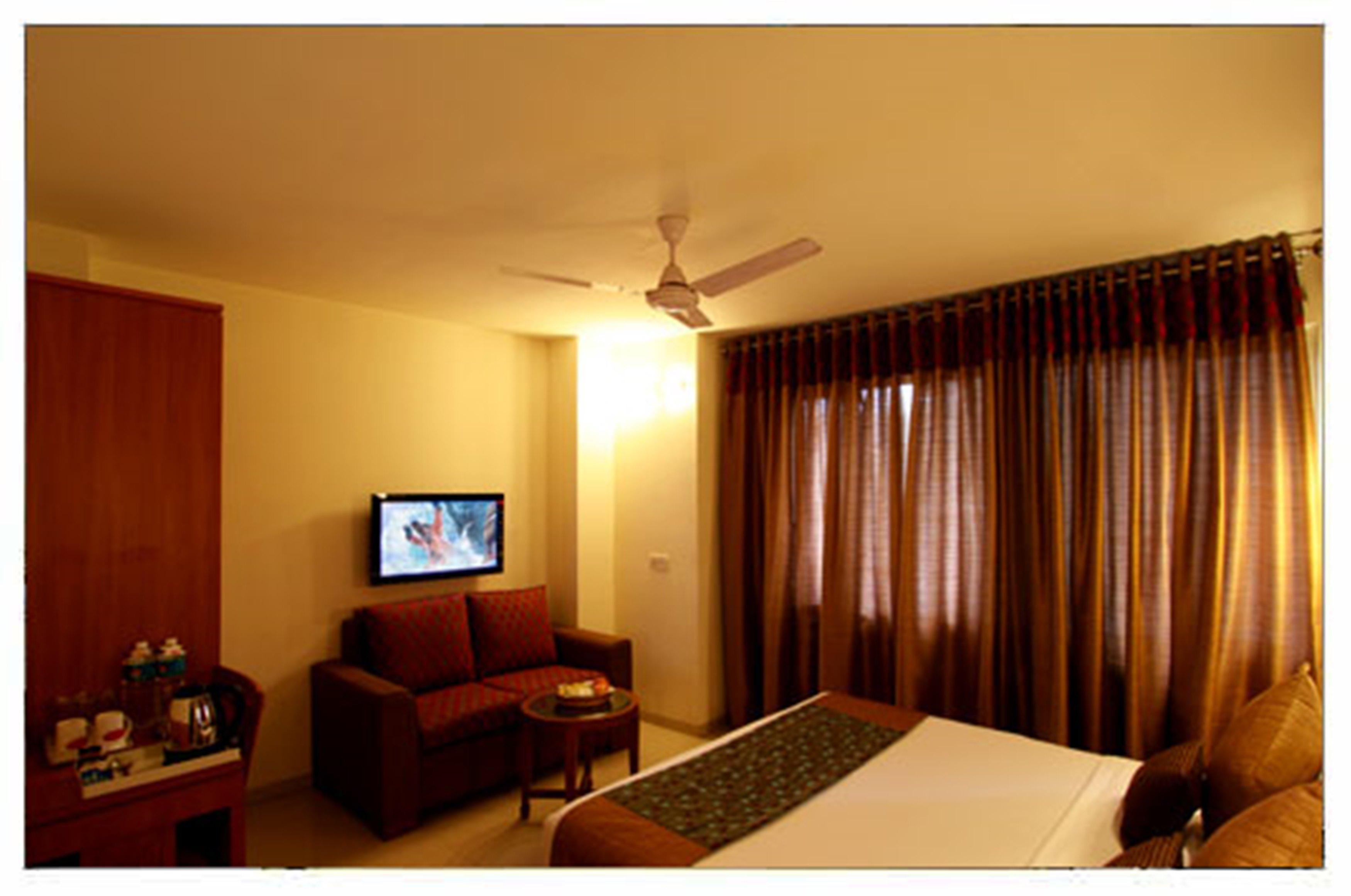 Hotel Southern Delhi Zewnętrze zdjęcie