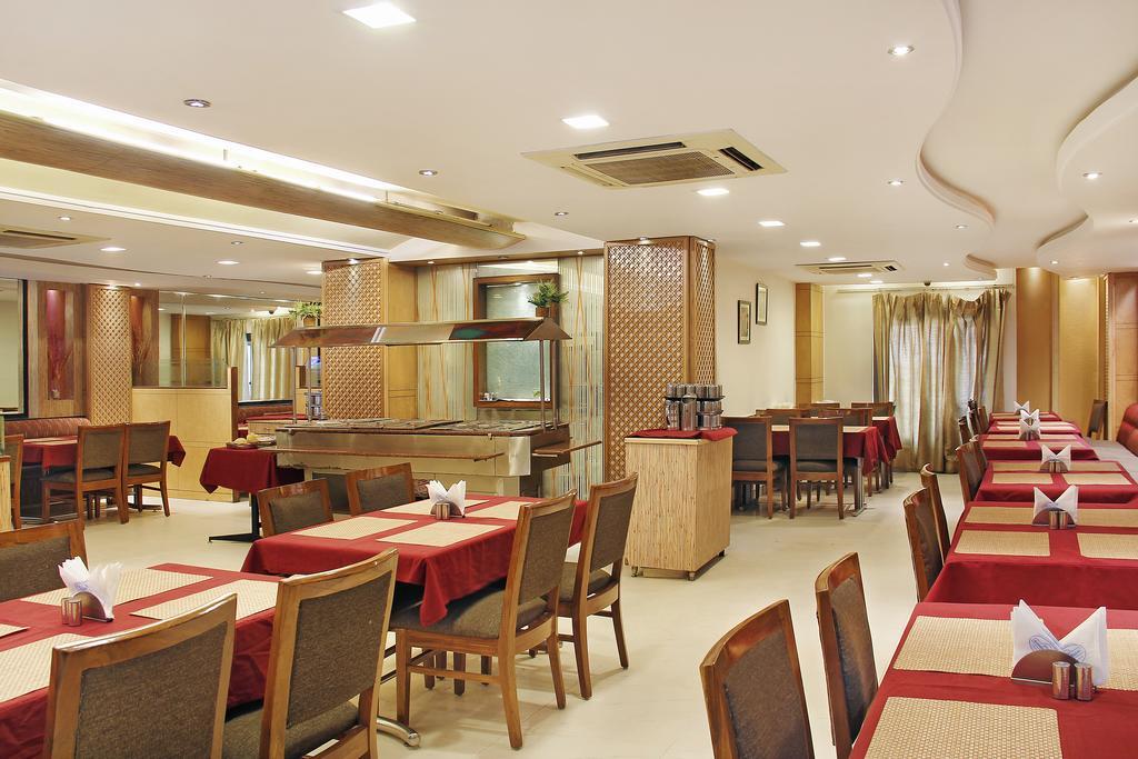 Hotel Southern Delhi Zewnętrze zdjęcie