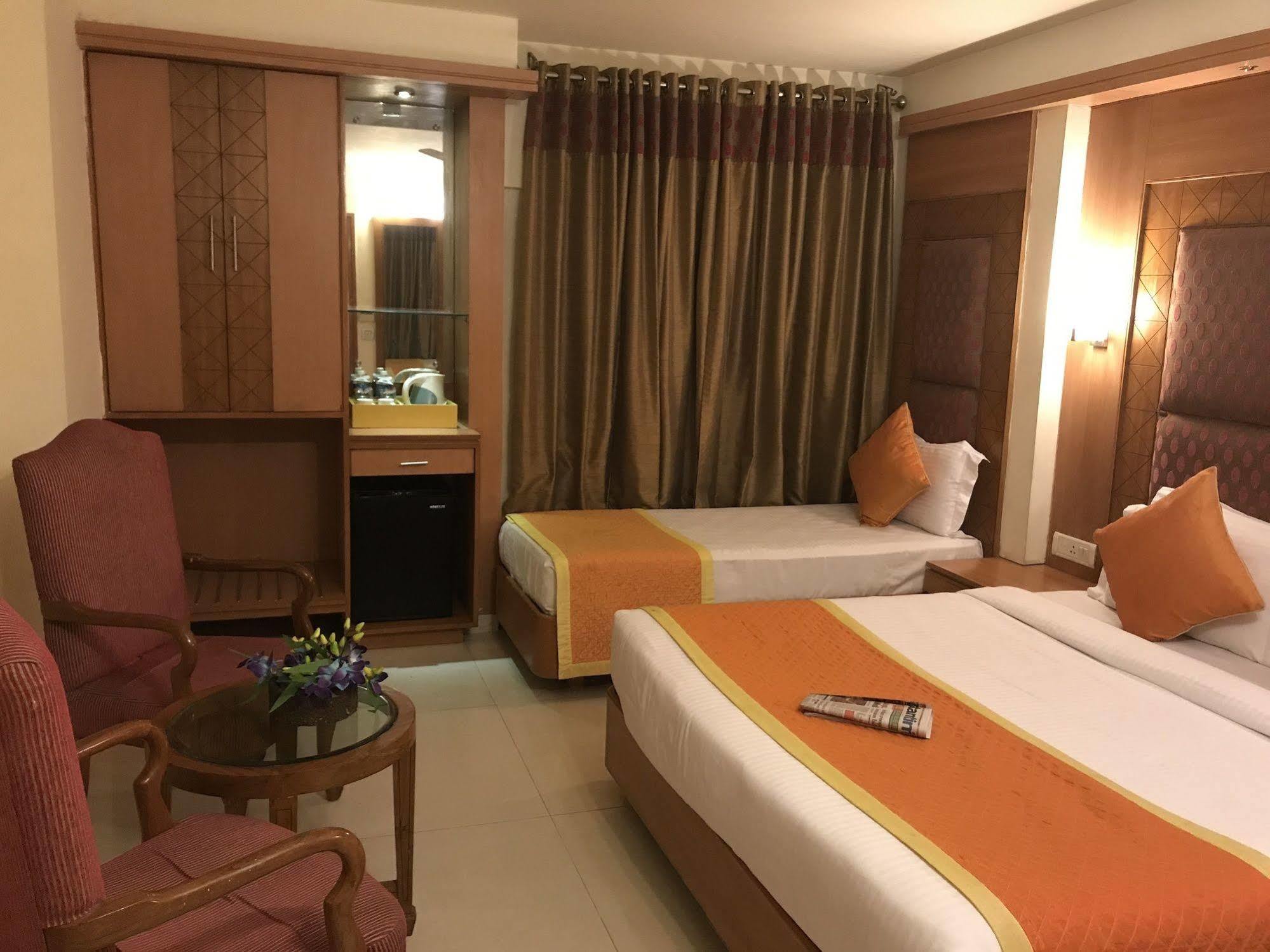 Hotel Southern Delhi Zewnętrze zdjęcie