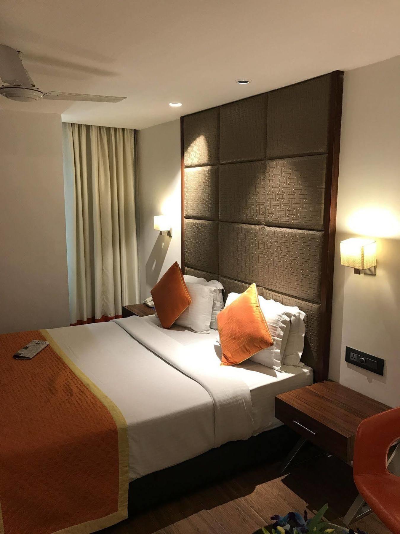 Hotel Southern Delhi Zewnętrze zdjęcie